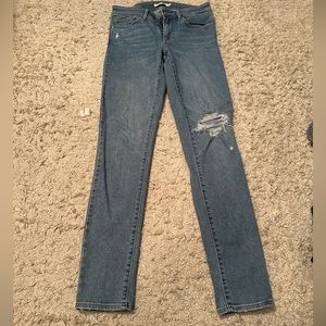 Levi jeans size 27